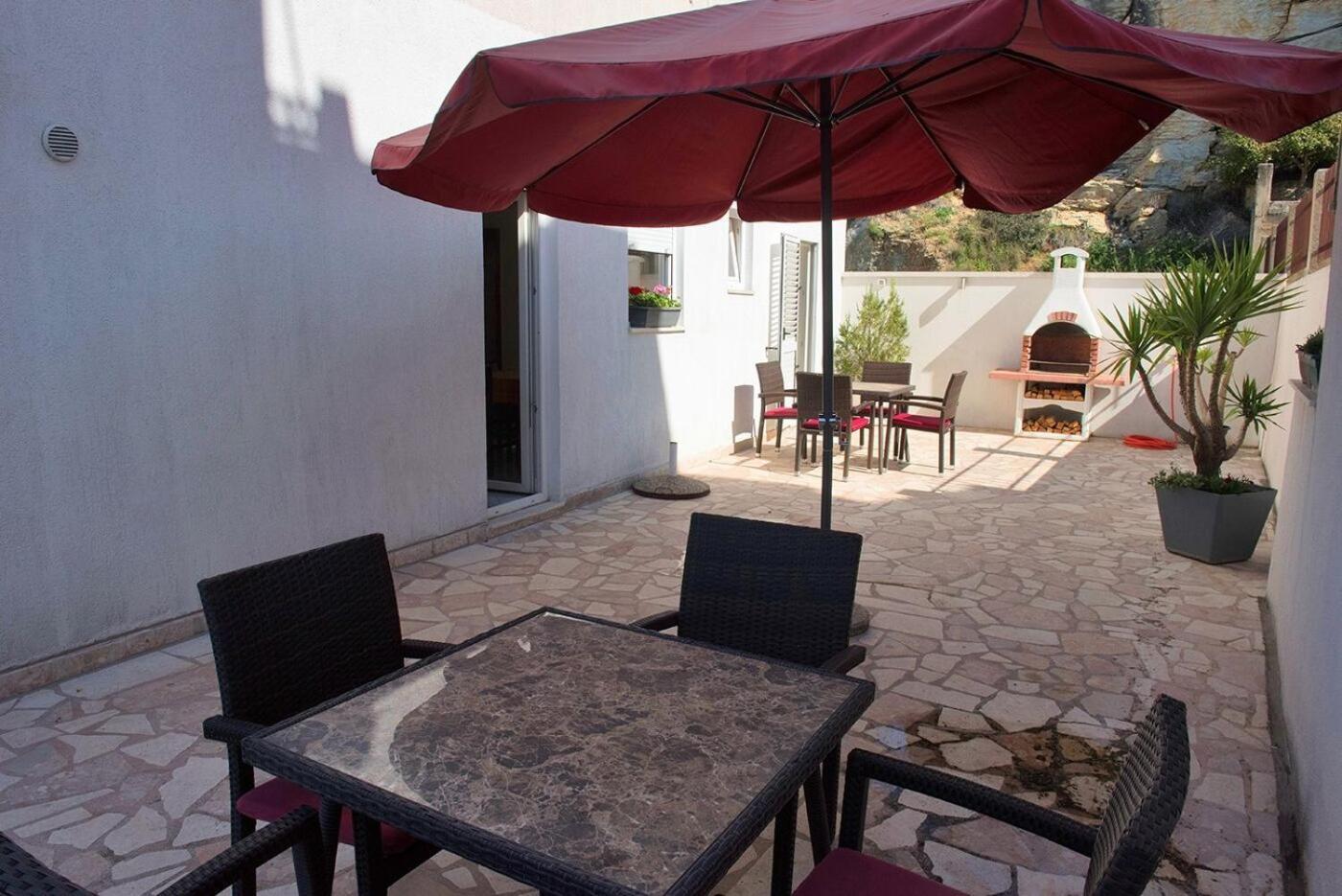 Apartments And Rooms Robi Podstrana Exterior foto